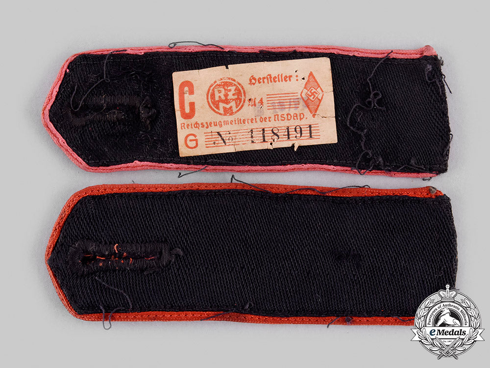 germany,_hj._a_pair_of_hj_shoulder_straps,_rzm_tagged_m20_1938_emd0535_1