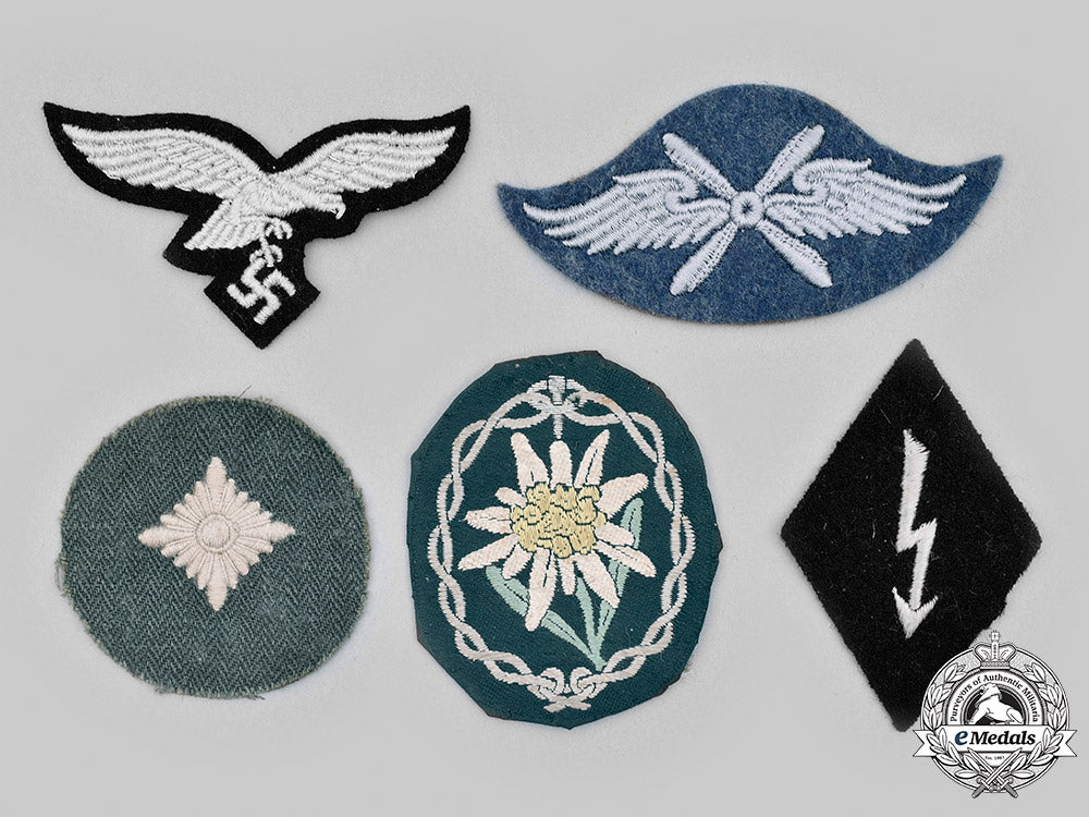 germany,_wehrmacht._a_lot_of_uniform_insignia_m20_2260_mnc8163_1_1