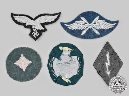 germany,_wehrmacht._a_lot_of_uniform_insignia_m20_2261_mnc8164_1_1