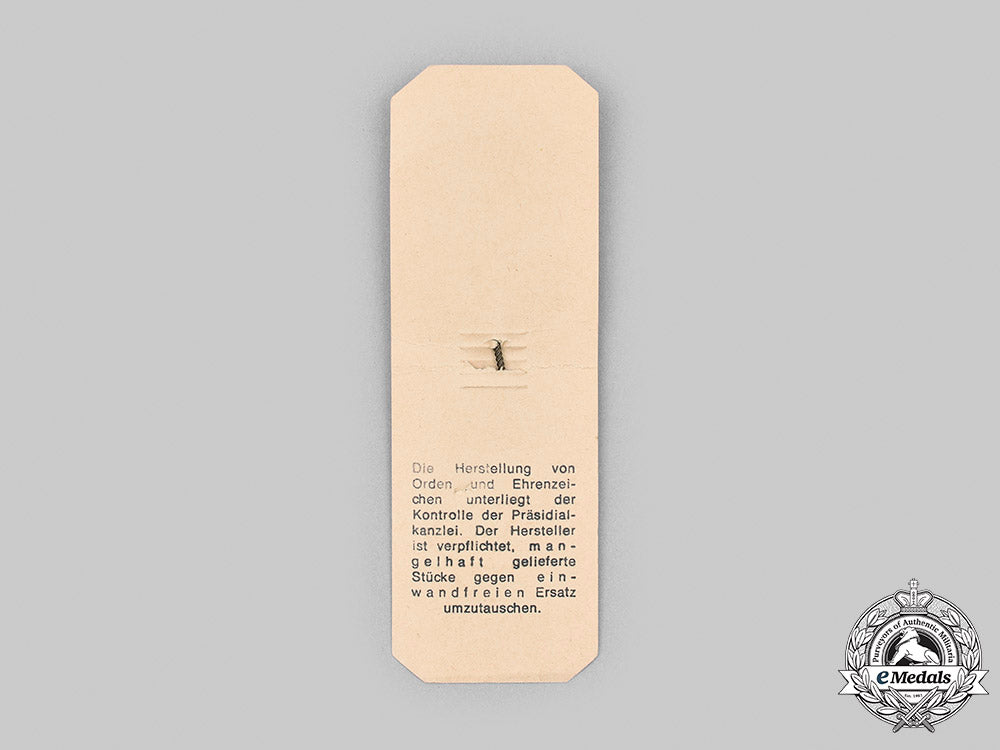 germany,_wehrmacht._a_spanish_cross_in_silver_with_swords_stickpin,_with_ldo_package,_by_wilhelm_deumer_m20_2346_mnc9961_1_1