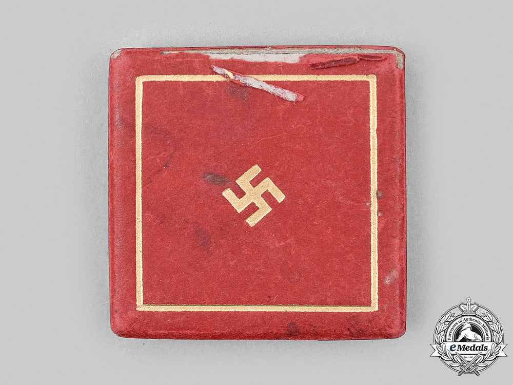 germany,_third_reich._a_lot_of_badges_and_insignia_m20_2446_mnc3036