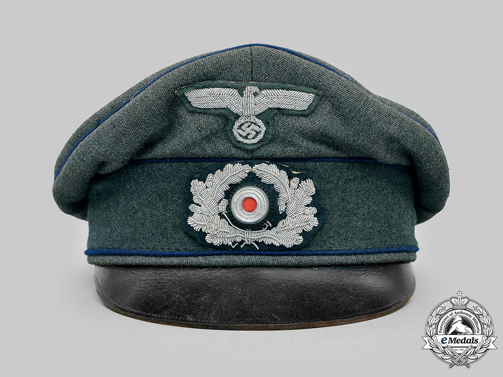 germany,_heer._a_medical_officer’s_visor_cap,_by_n._schega&_neffe_m20_2807_mnc5529_1