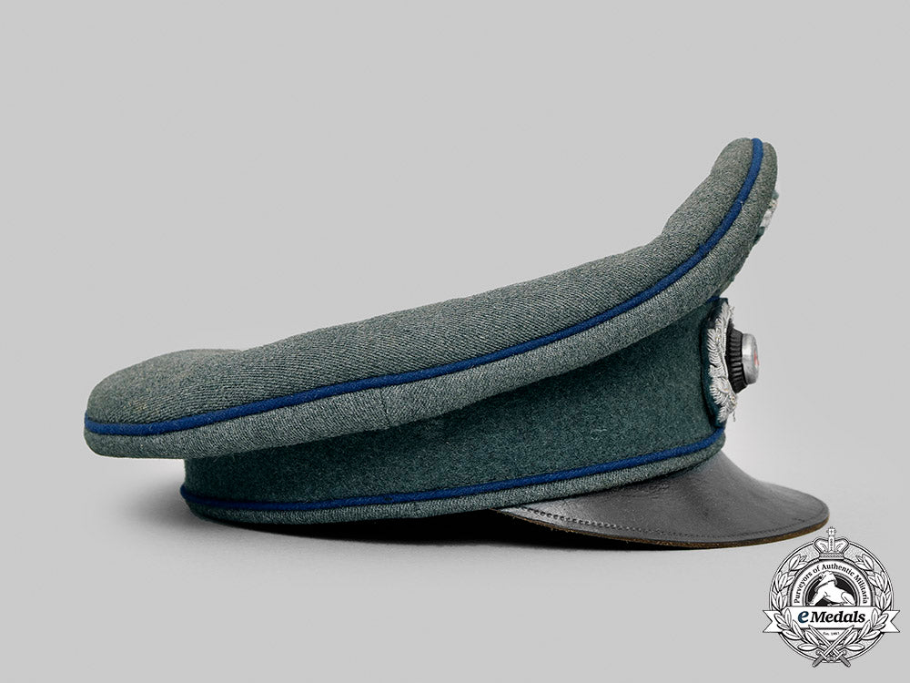 germany,_heer._a_medical_officer’s_visor_cap,_by_n._schega&_neffe_m20_2808_mnc5531_1