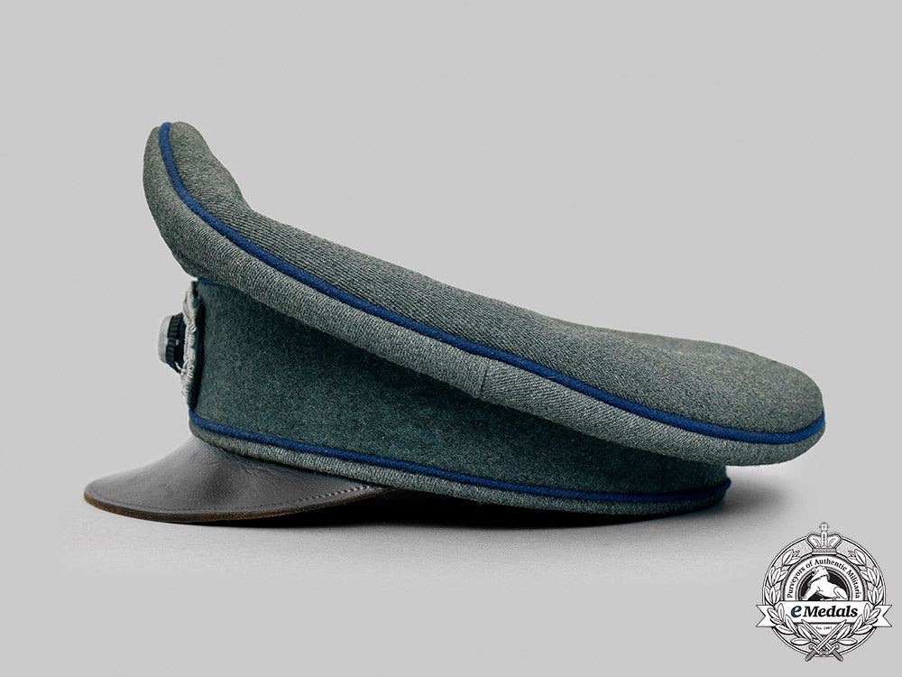 germany,_heer._a_medical_officer’s_visor_cap,_by_n._schega&_neffe_m20_2810_mnc5535_1