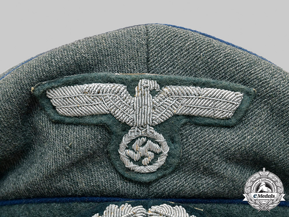 germany,_heer._a_medical_officer’s_visor_cap,_by_n._schega&_neffe_m20_2811_mnc5537_1