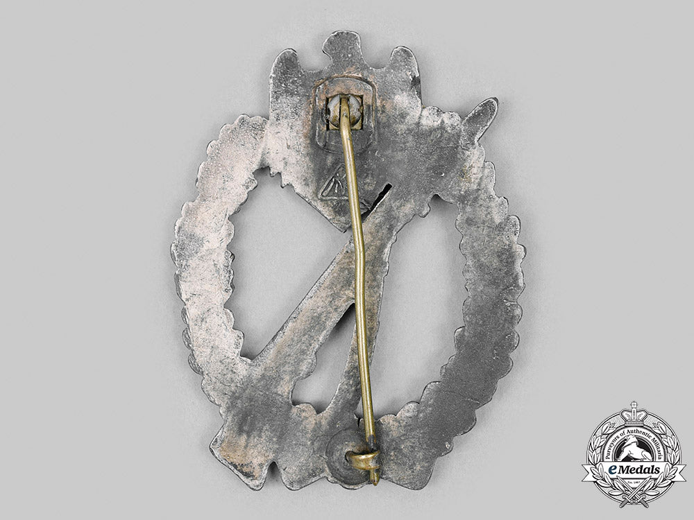 a_silver_grade_infantry_badge_by_maker"_metall_und_kunststoff,_gablonz_an_der_neisse"_m20_282_mnc4616