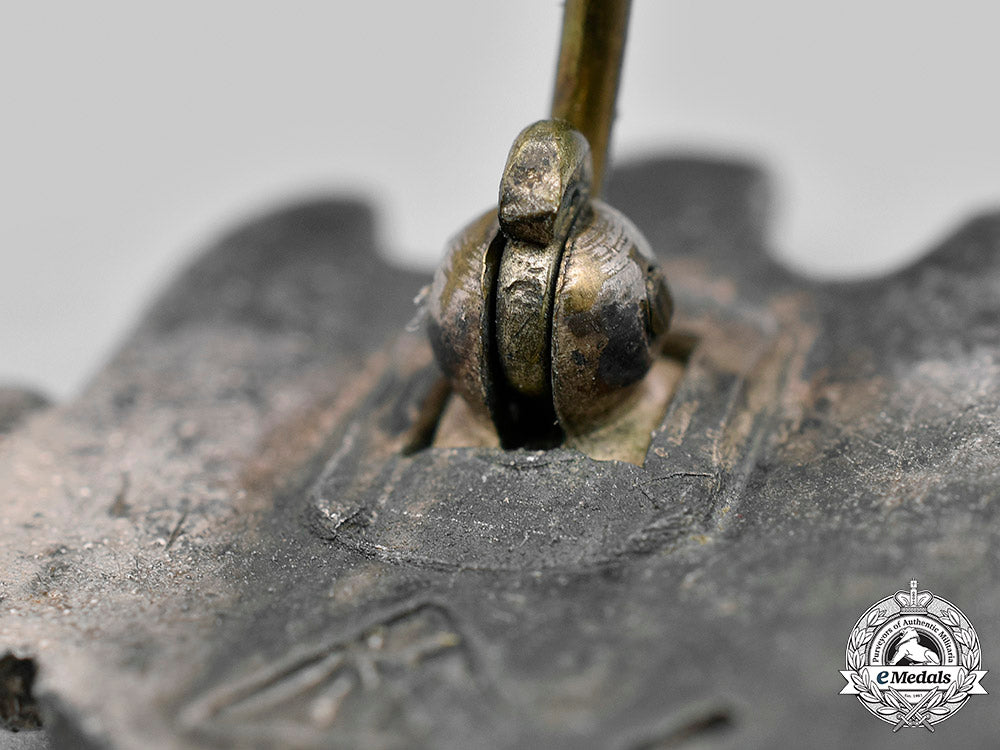 a_silver_grade_infantry_badge_by_maker"_metall_und_kunststoff,_gablonz_an_der_neisse"_m20_284_mnc4623