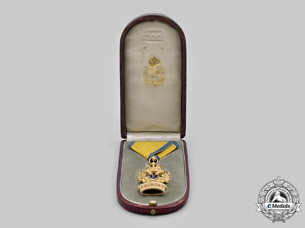 austria,_imperial._an_order_of_the_iron_crown,_iii_class_knight_in_gold,_by_rothe,_c.1910_m20_3012_mnc9316