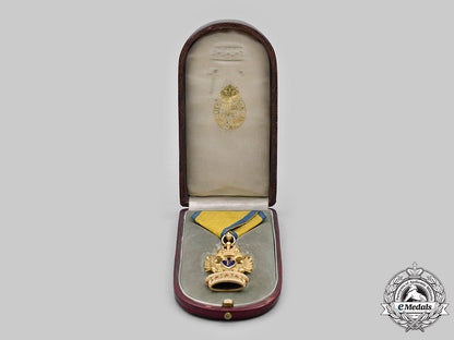 austria,_imperial._an_order_of_the_iron_crown,_iii_class_knight_in_gold,_by_rothe,_c.1910_m20_3012_mnc9316