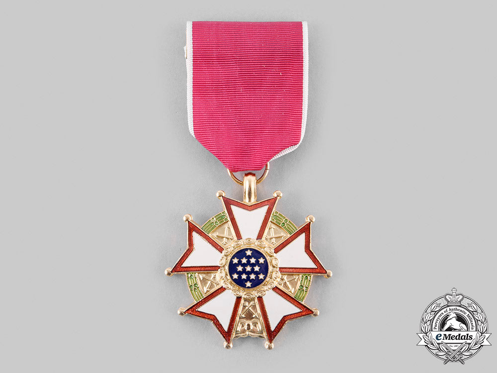 united_states._legion_of_merit,_legionnaire_grade_m20_308_emd2245
