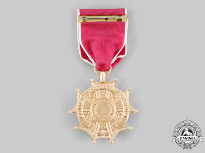 united_states._legion_of_merit,_legionnaire_grade_m20_309_emd2247