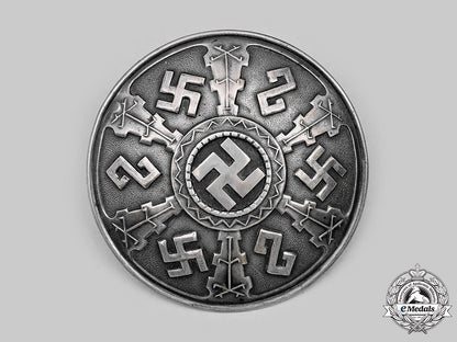 a_decorative_runic_brooch_in_silver_m20_312_mnc4702