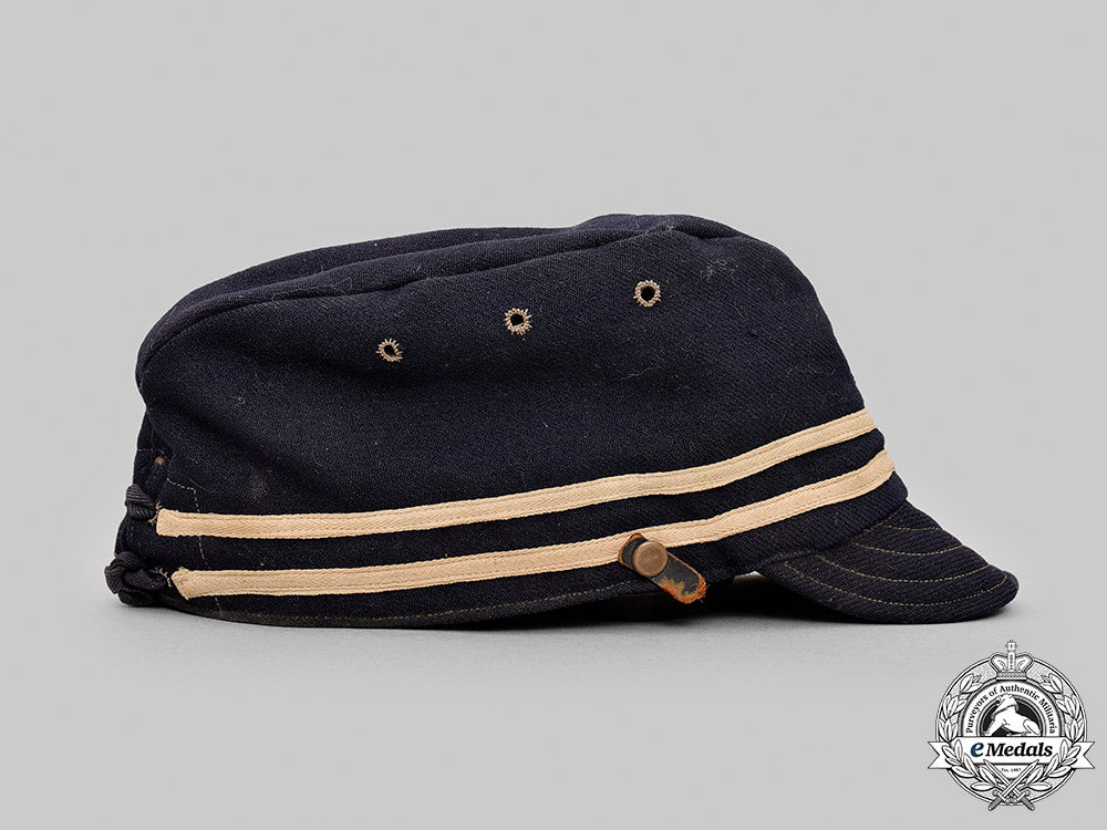 japan,_empire._an_imperial_naval_officer's_field_cap,_c.1941_m20_3134_mnc9688