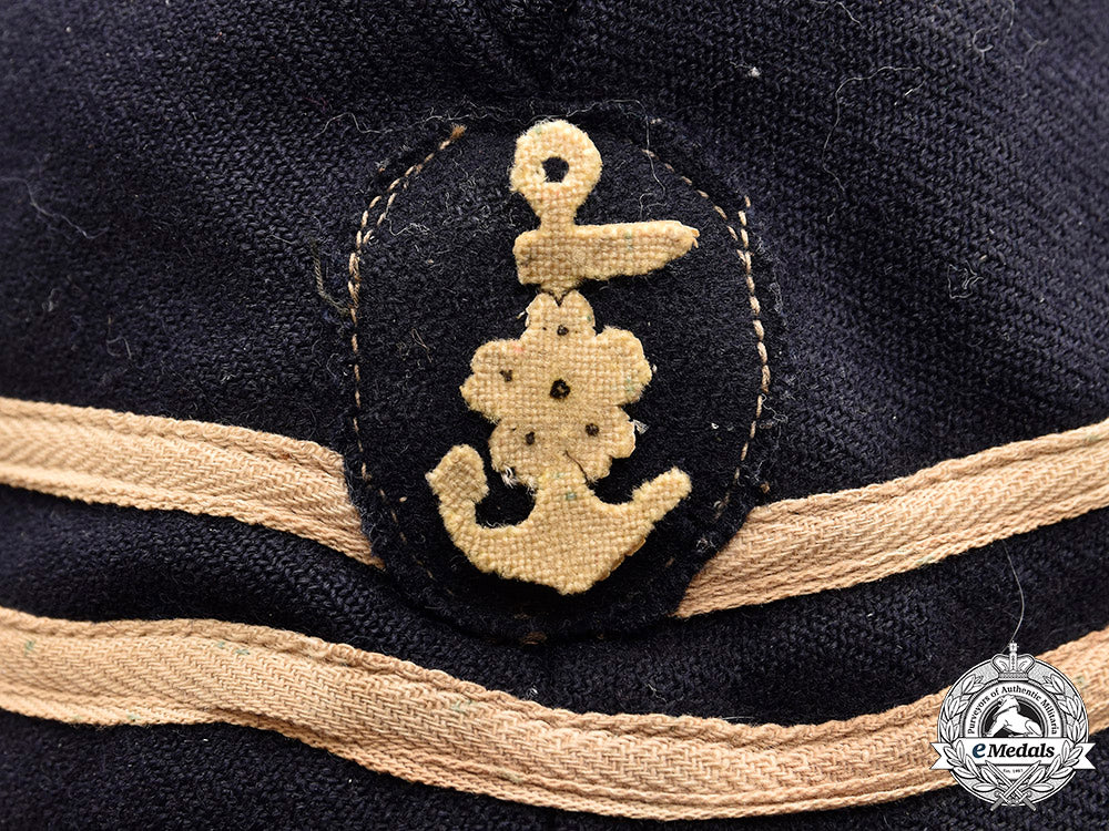 japan,_empire._an_imperial_naval_officer's_field_cap,_c.1941_m20_3135_mnc9690