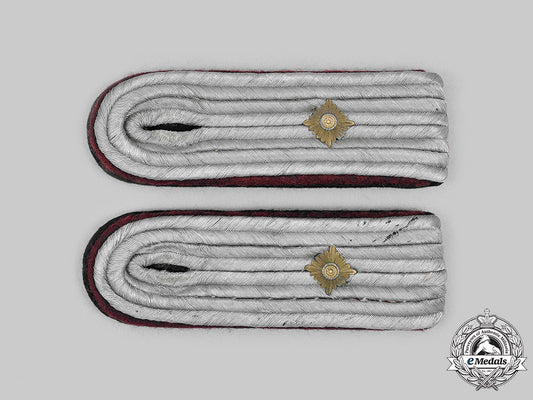 germany,_heer._a_set_of_heer_chemical/_smoke_troops_oberleutnant_shoulder_boards_m20_330_mnc4760_1_1