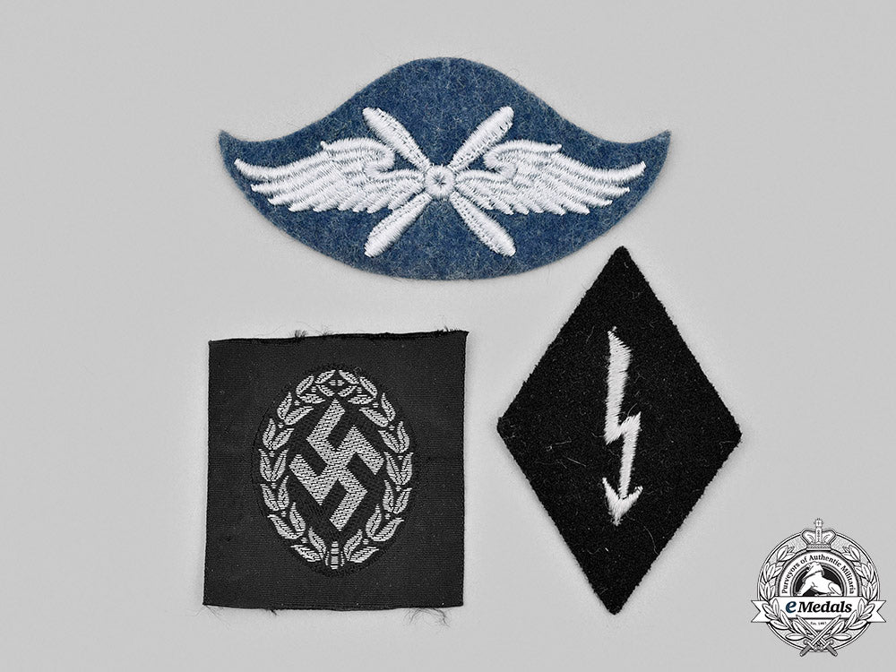 germany,_wehrmacht._a_mixed_lot_of_insignia_m20_3384_mnc1385_1