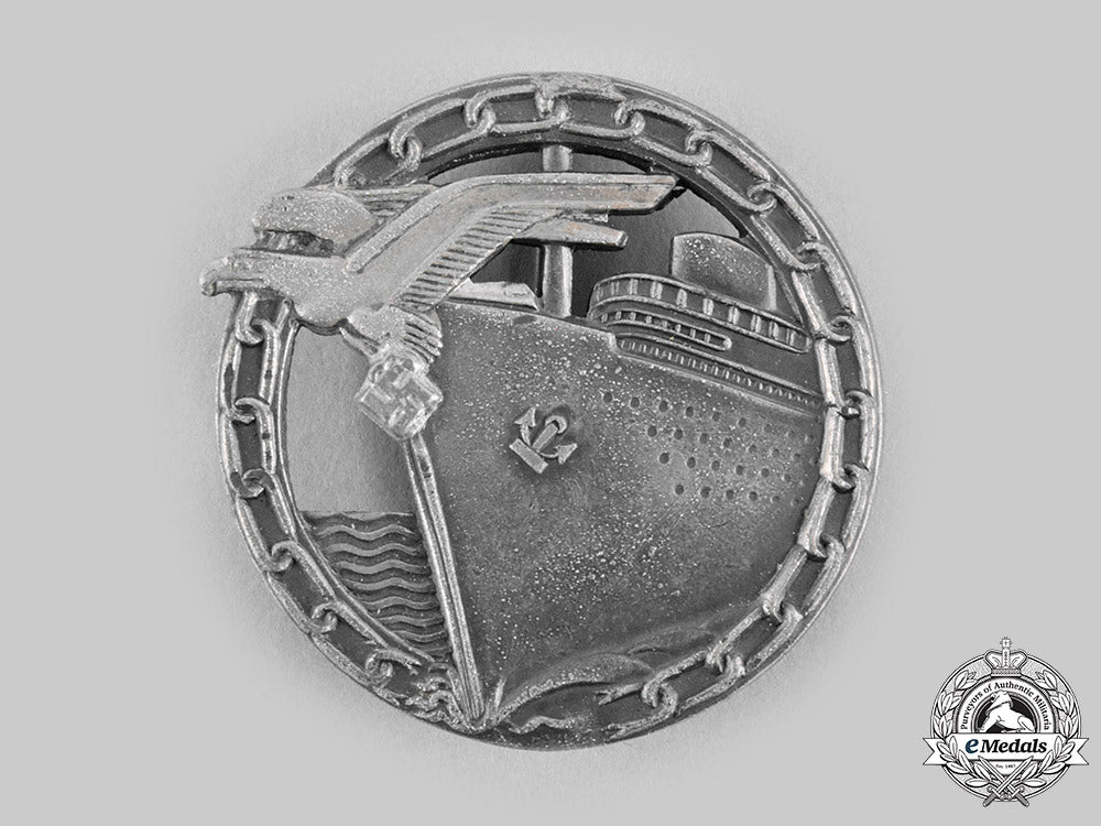 germany,_kriegsmarine._a_blockade_runner_badge,_by_a.g._metall&_kunststoff_m20_375_emd6560_1