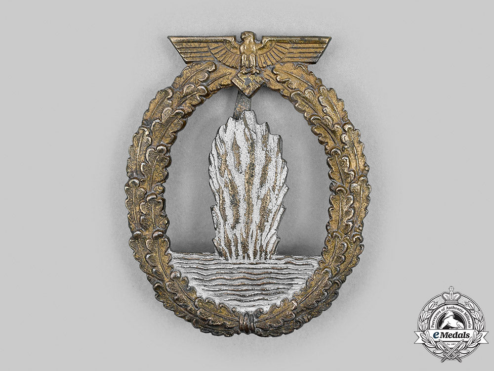 germany,_kriegsmarine._a_minesweeper_war_badge,_by_rudolf_karneth_m20_488_mnc7432_1