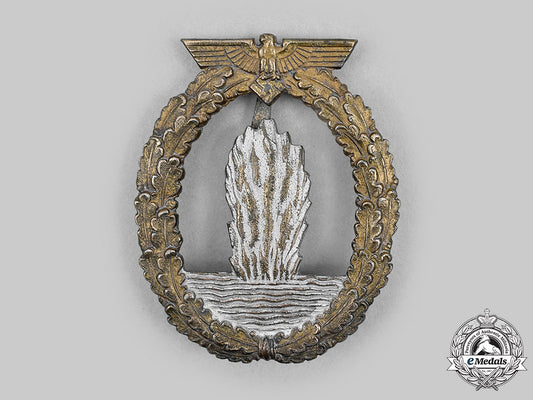 germany,_kriegsmarine._a_minesweeper_war_badge,_by_rudolf_karneth_m20_488_mnc7432_1