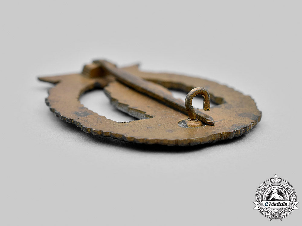 germany,_kriegsmarine._a_minesweeper_war_badge,_by_rudolf_karneth_m20_490_mnc7437_1