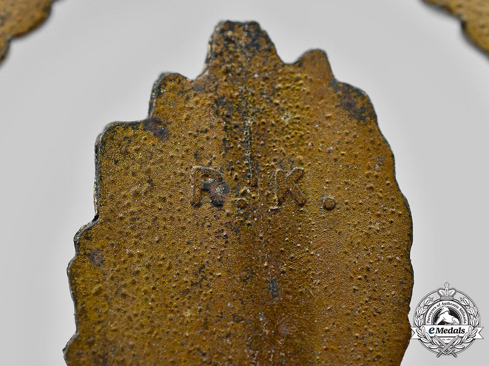 germany,_kriegsmarine._a_minesweeper_war_badge,_by_rudolf_karneth_m20_493_mnc7445_1