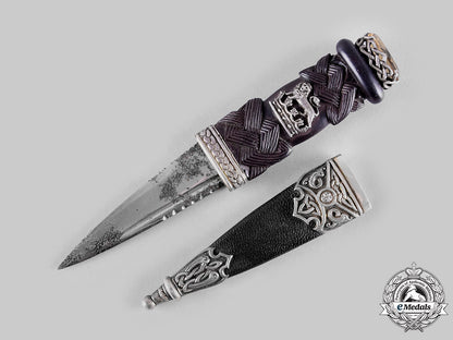 hesse._a_dirk_gifted_by_king_edward_vii_to_ludwig,_prince_of_hesse_and_by_rhine_in1908_m20_520_emd6604_1_1