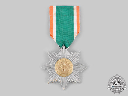 india._an_order_of_azad_hind,_ii_class_star_with_case,_by_rudolf_souval_m20_577_emd5606_1_1