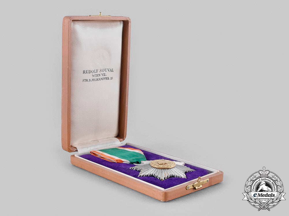 india._an_order_of_azad_hind,_ii_class_star_with_case,_by_rudolf_souval_m20_582_emd5593_1_1