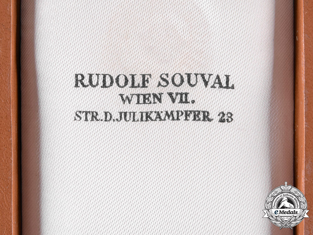 india._an_order_of_azad_hind,_ii_class_star_with_case,_by_rudolf_souval_m20_583_emd5599_1_1