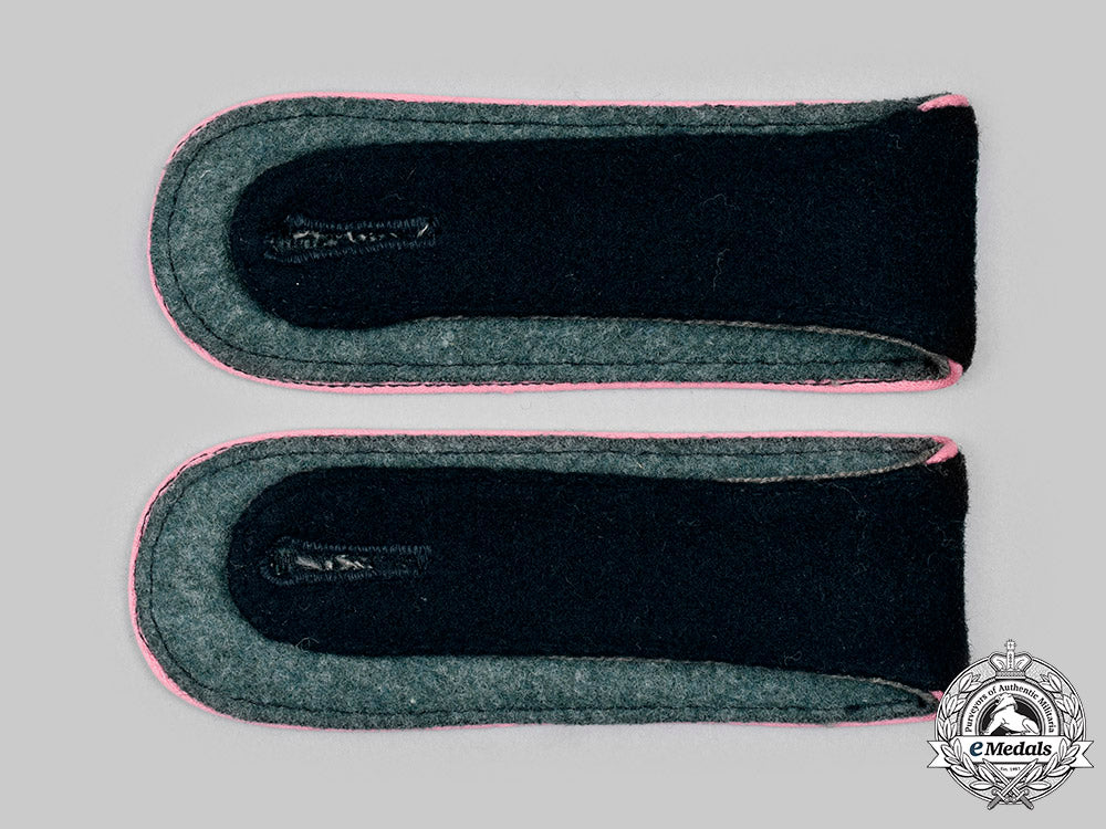 germany,_ss._a_set_of_waffen-_ss_panzer_mann_shoulder_straps_m20_629_mnc6868_1_1
