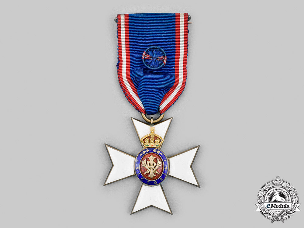 united_kingdom._a_royal_victorian_order,_lieutenant(_lvo)_in_case_by_collingwood&_co._m20_661_mnc7914