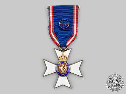 united_kingdom._a_royal_victorian_order,_lieutenant(_lvo)_in_case_by_collingwood&_co._m20_661_mnc7914