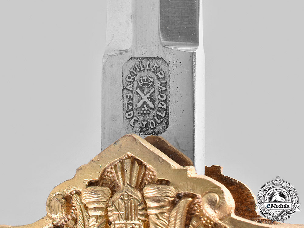 spain,_fascist_state._a_falange_army_officer's_dagger_with_case_m20_666_mnc1525