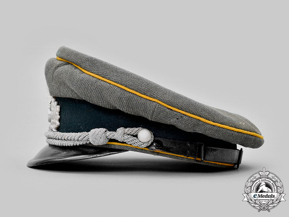 germany,_heer._a_kavallerie-_regiment13_armoured_reconnaissance_officer’s_visor_cap,_by_willy_sprengpfeil_m20_755_mnc9216_1
