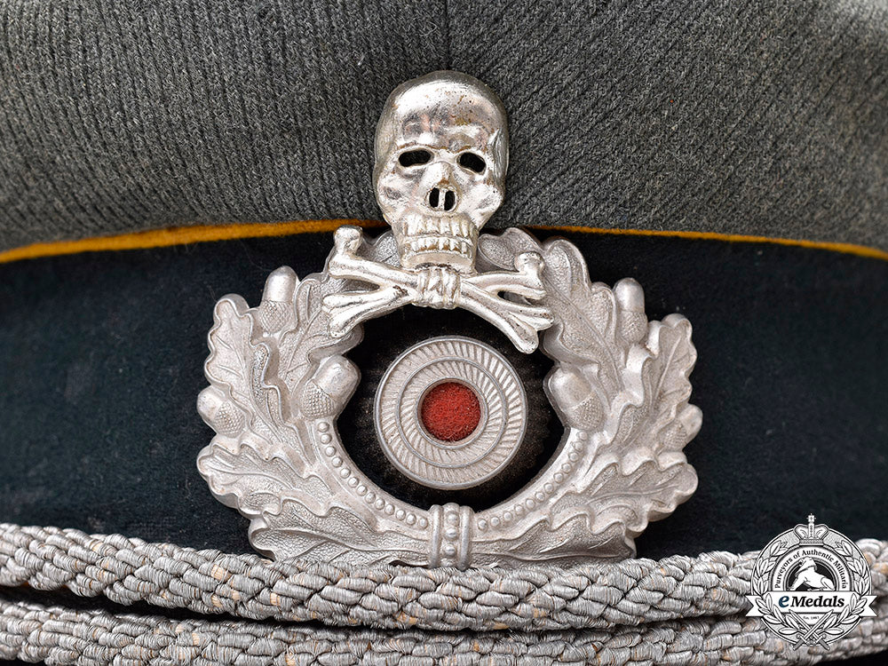 germany,_heer._a_kavallerie-_regiment13_armoured_reconnaissance_officer’s_visor_cap,_by_willy_sprengpfeil_m20_756_mnc9218_1
