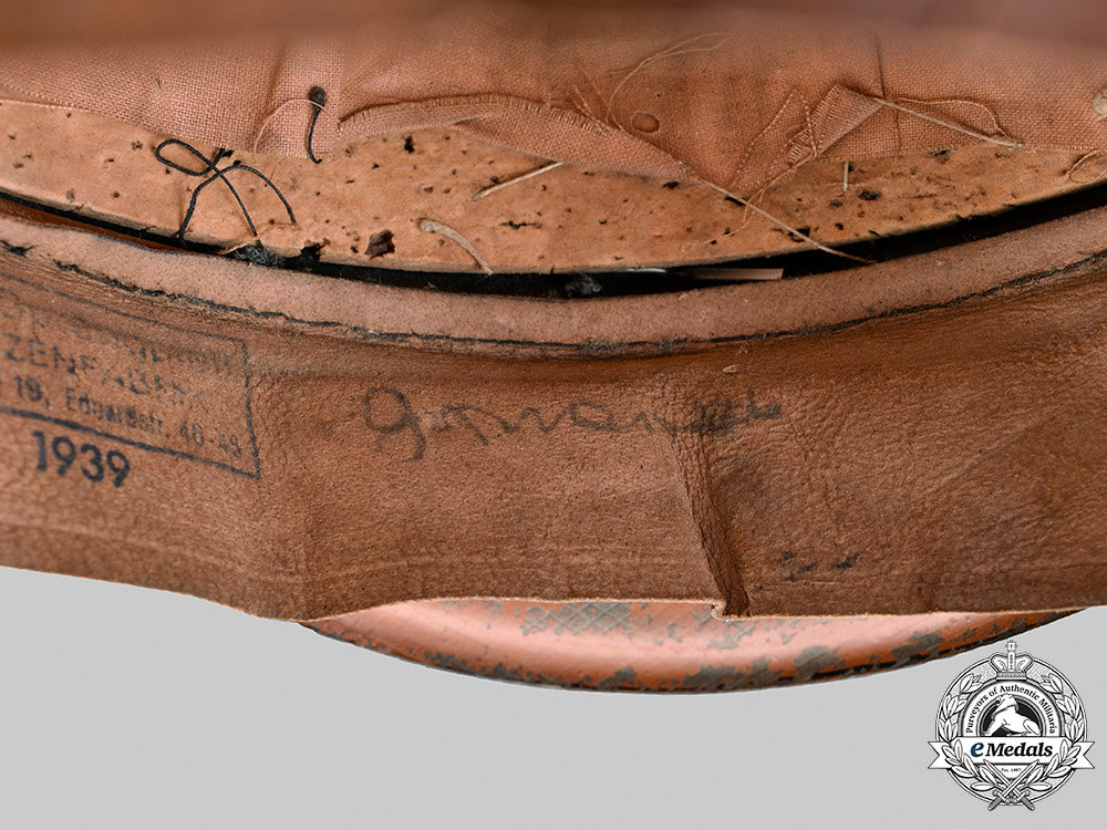 germany,_heer._a_kavallerie-_regiment13_armoured_reconnaissance_officer’s_visor_cap,_by_willy_sprengpfeil_m20_760_mnc9225_1