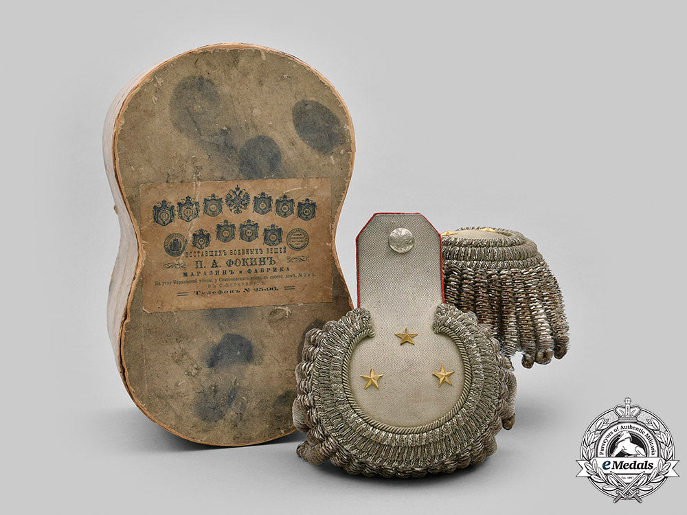 russia,_imperial._a_set_of_imperial_russian_army_guards_regiment_retired_lieutenant_general_epaulettes,_with_case,_by_p.a._fokin_m20_764_mnc9247_1