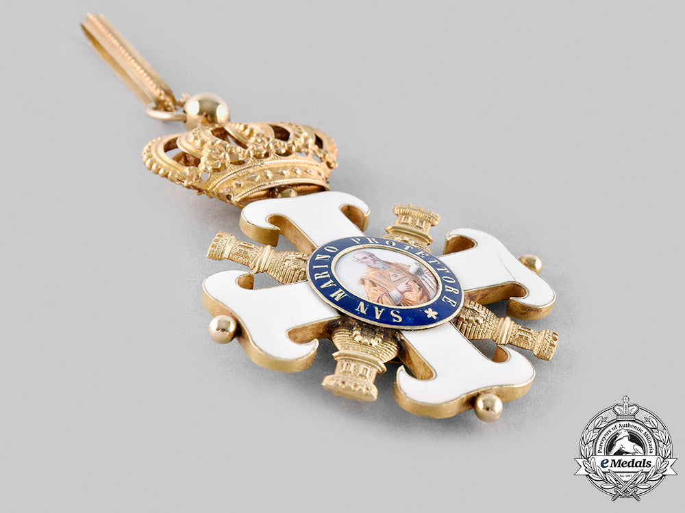 san_marino,_republic._an_order_of_san_marino,_type_ii,_commander_in_gold,_c.1920_m20_796_mnc2374_1_1_1