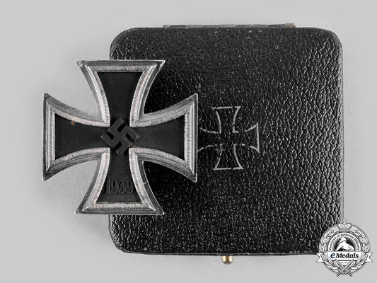 germany,_wehrmacht._a1939_iron_cross_i_class,_with_case,_by_c.f._zimmermann_m20_815_emd9701_1