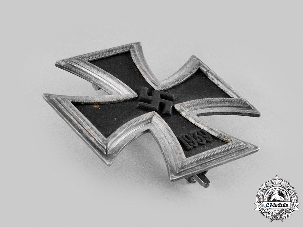 germany,_wehrmacht._a1939_iron_cross_i_class,_with_case,_by_c.f._zimmermann_m20_818_emd9718_1