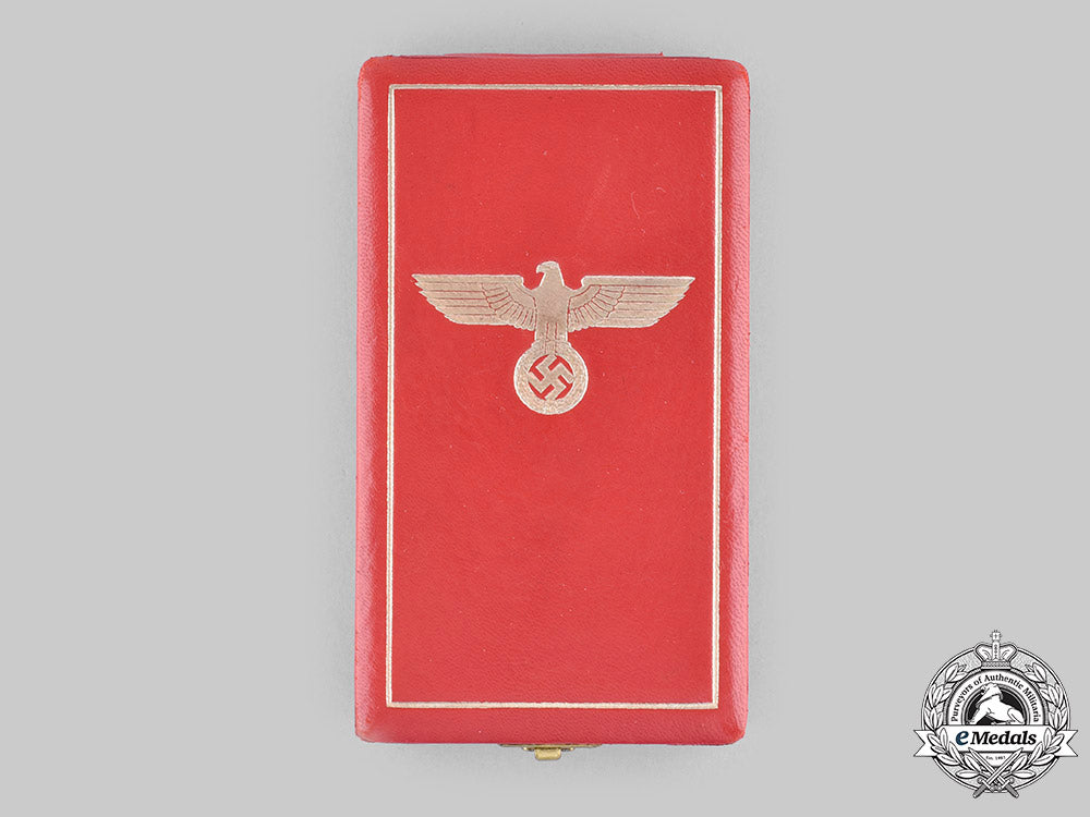 germany,_third_reich._an_order_of_the_german_eagle,_iii_class_cross_with_swords,_by_c.f._zimmermann_m20_830_mnc2494_1