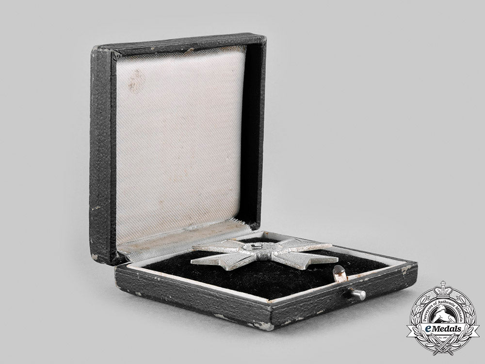 germany,_wehrmacht._a_war_merit_cross,_i_class_with_case,_by_karl_gschiermeister_m20_834_emd9741