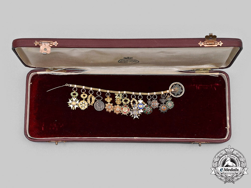 france,_republic._a_superb_colonial_service_miniature_chain,_c.1950_m20_846_mnc0567_1