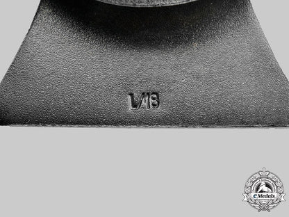 germany,_wehrmacht._a1939_iron_cross_i_class,_with_case_by_b.h._mayer_m20_846_mnc2932_1_1