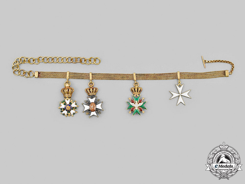 france,_republic._a_fine19_th_century_diplomatic_white_falcon_miniature_chain_in_gold_m20_864_mnc0570_1
