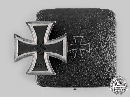 germany,_wehrmacht._a1939_iron_cross_i_class,_with_case,_by_c.f._zimmermann_m20_866_emd9868_1