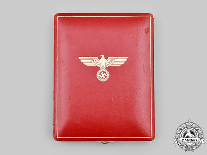 germany,_third_reich._an_order_of_the_german_eagle,_i_class_cross_with_case,_by_gebrüder_godet&_co._m20_906_mnc2987_1_1_1