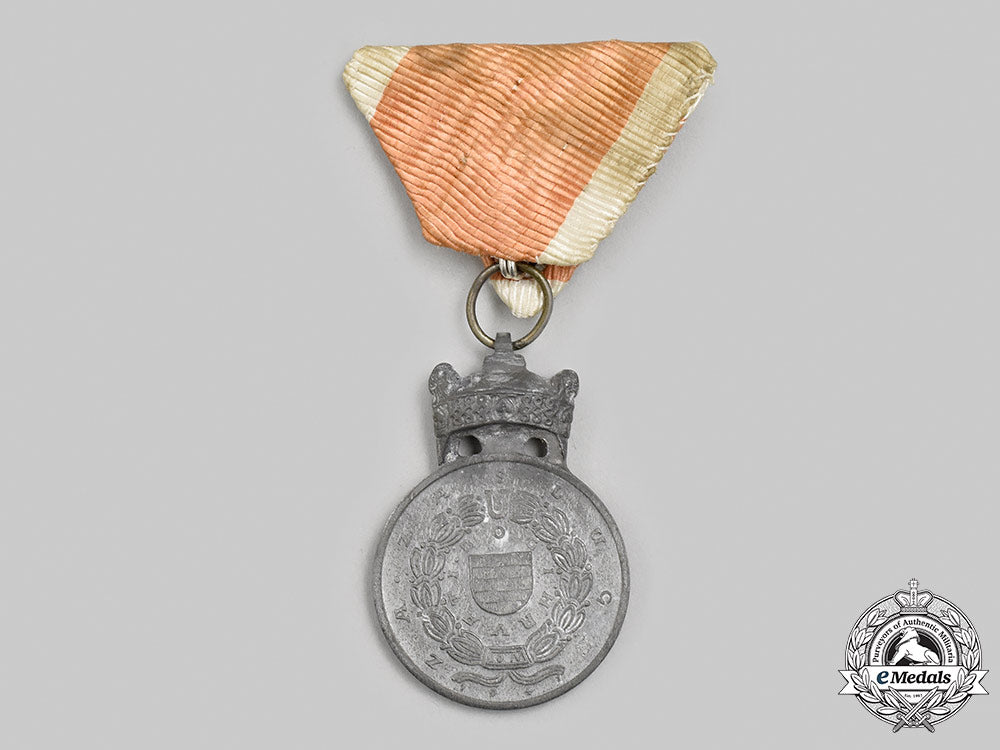 croatia,_independent_state._an_order_of_the_crown_of_king_zvonimir,_iron_grade_medal_with_oak_leaves_wreath_for_merit,_c.1941_m21_012_1_1