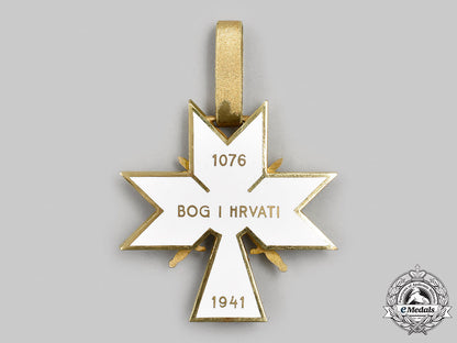 croatia,_independent_state._an_order_of_the_crown_of_king_zvonimir,_i_class_with_swords,_c.1941_m21_026_1