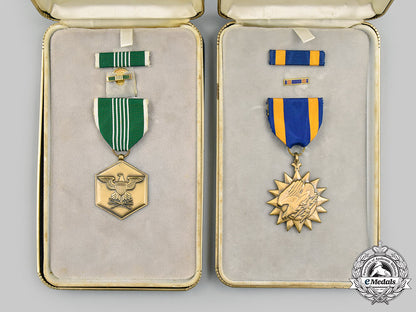 united_states._a_lot_of_eleven_military_items_m21_239